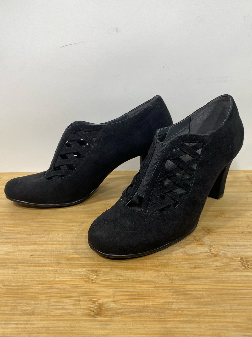 Aerosoles black faux suede round toe heels comfortable dress shoes sz 10
